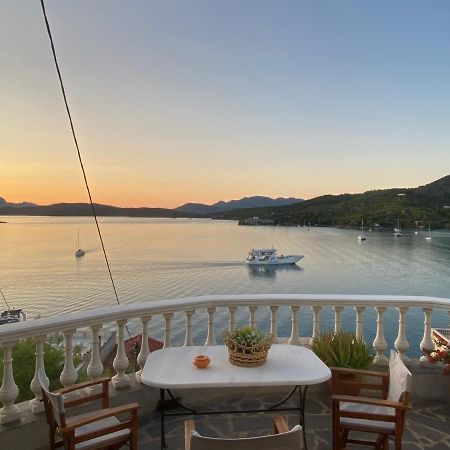 Kasteli Suite Poros Town Exterior foto