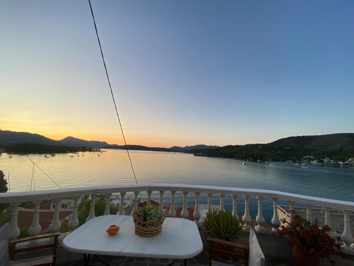 Kasteli Suite Poros Town Exterior foto