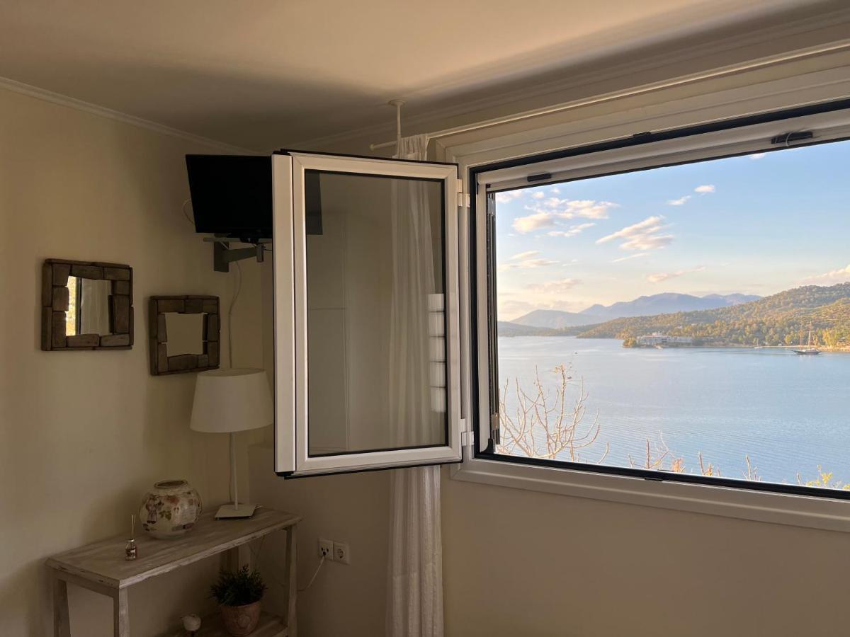 Kasteli Suite Poros Town Exterior foto