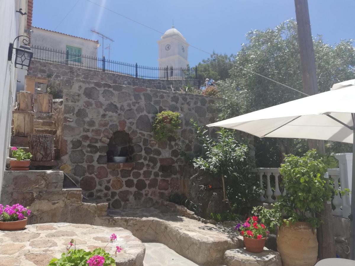 Kasteli Suite Poros Town Exterior foto